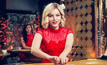 Hình ảnh hai đội bóng đối đầu, biểu thị lịch sử